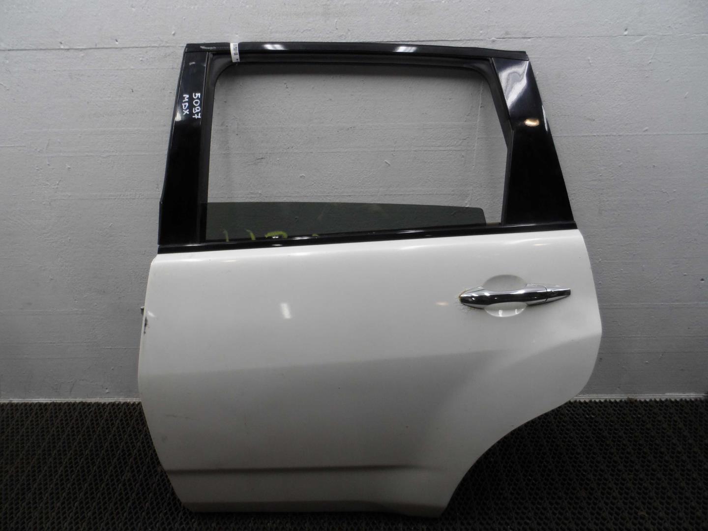 Дверь задняя левая
