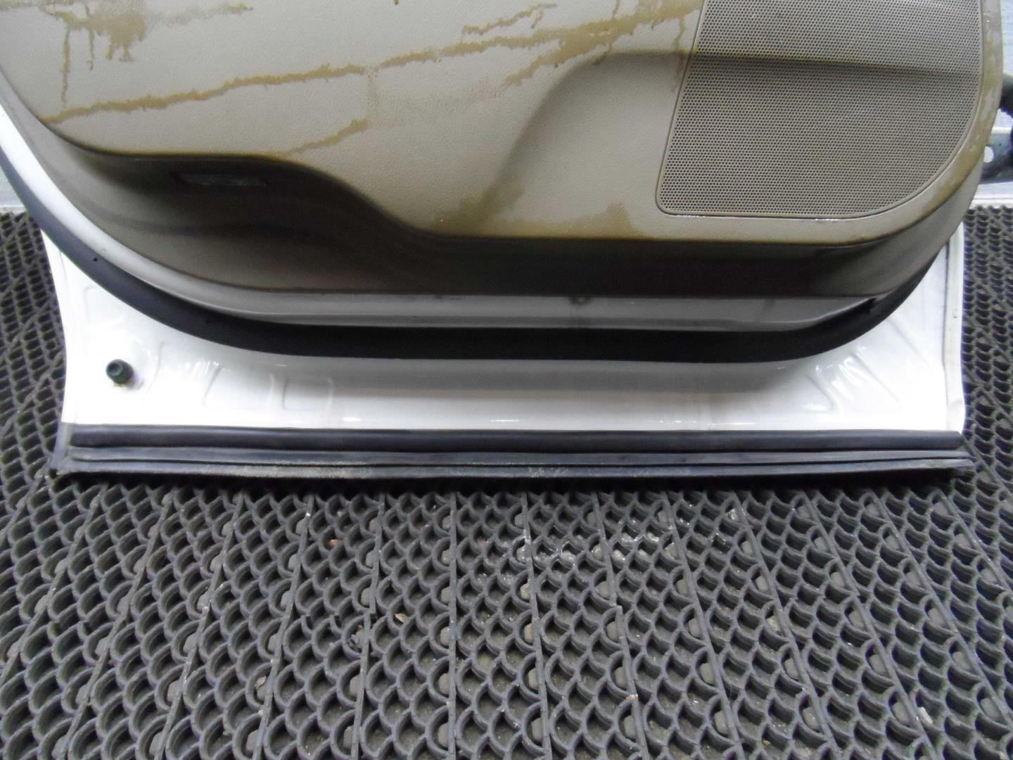 Стеклоподъемник электр. задний левый