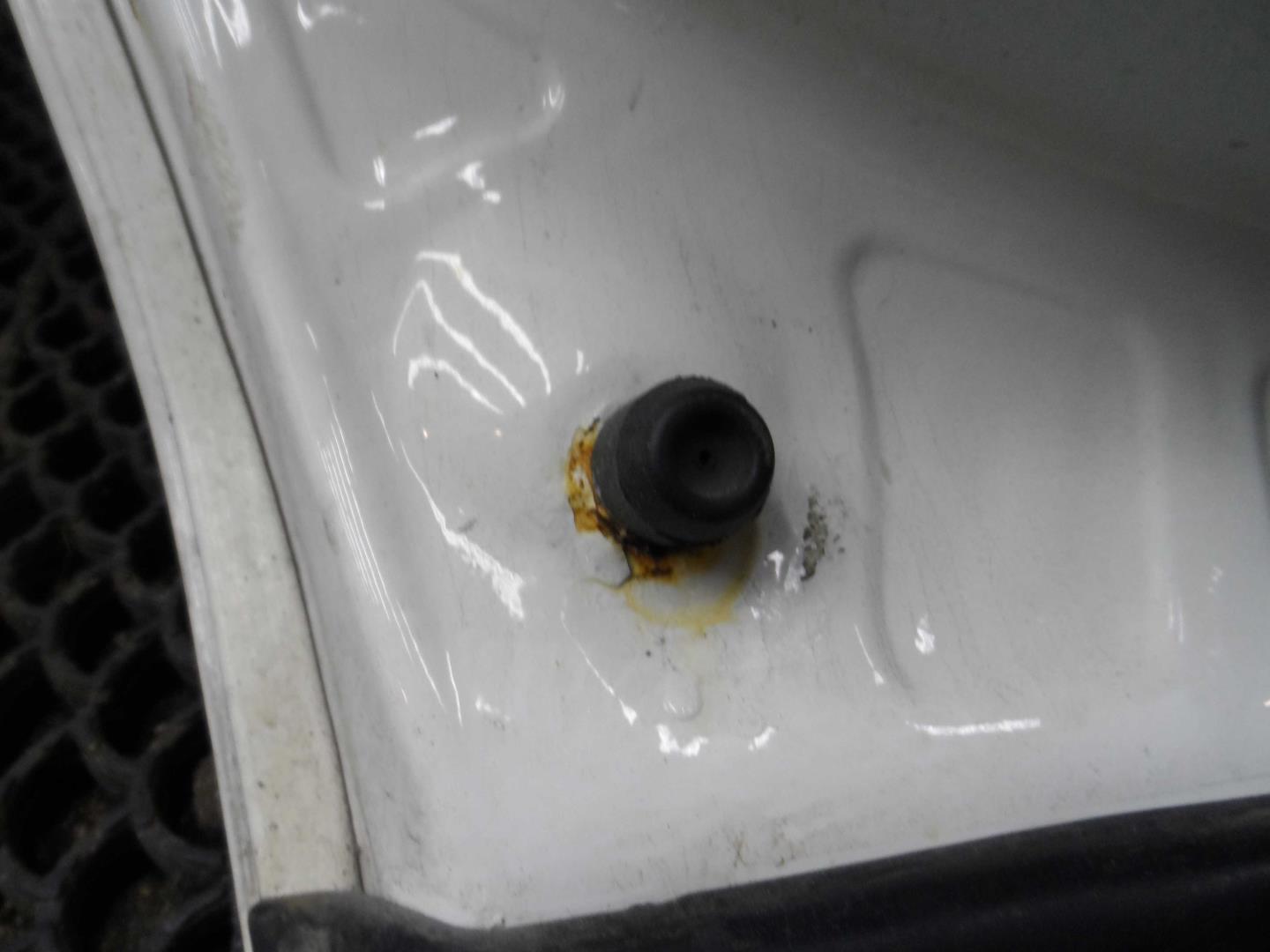 Петля двери