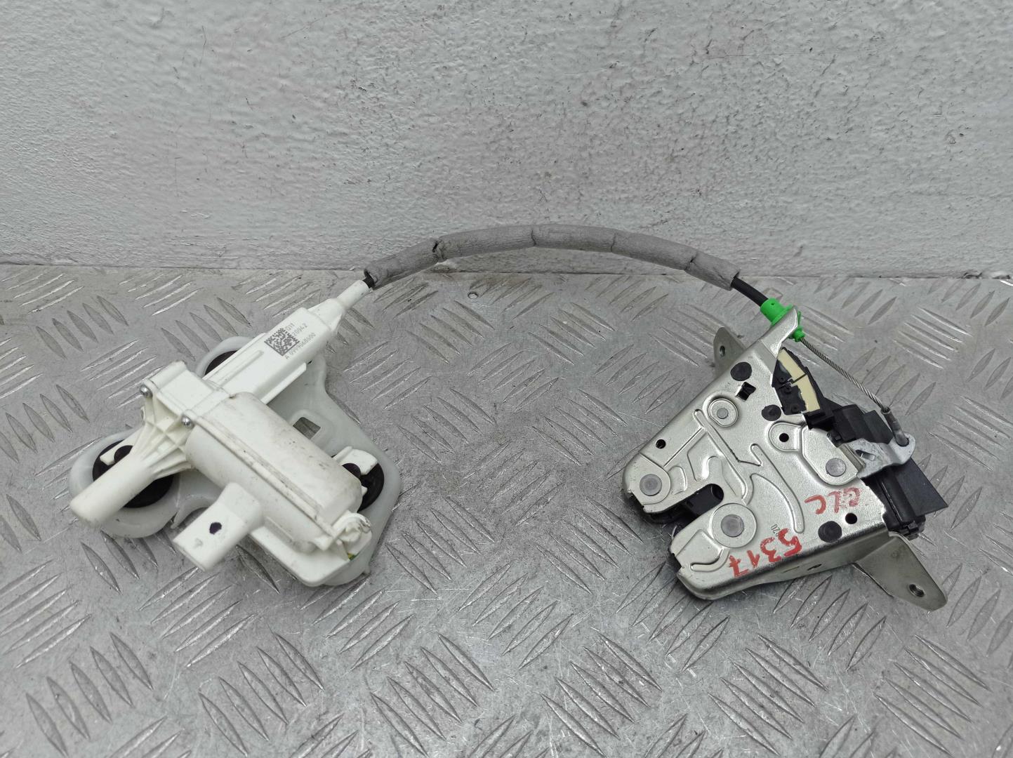 Замок багажника