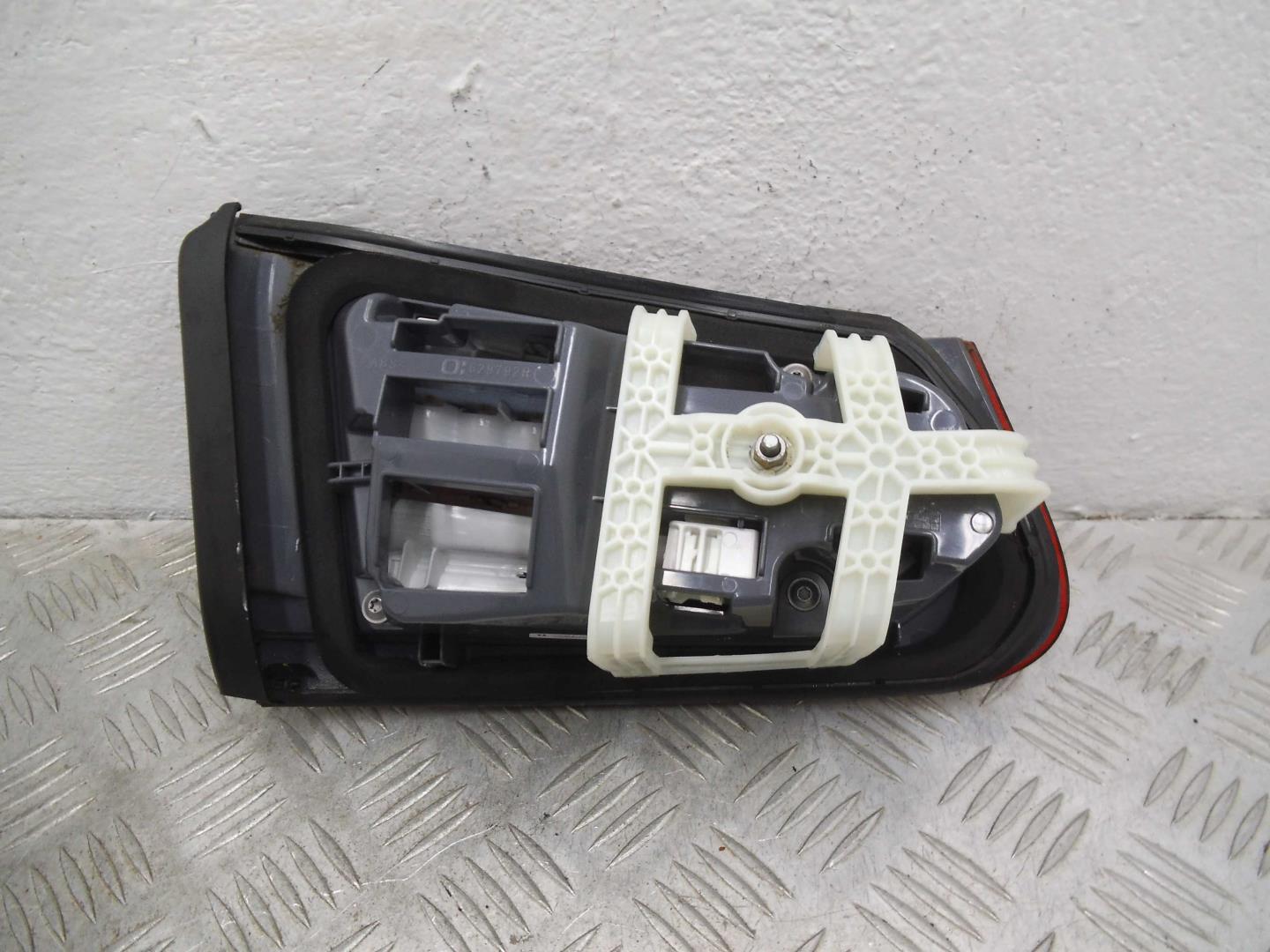 Фонарь задний внутренний правый