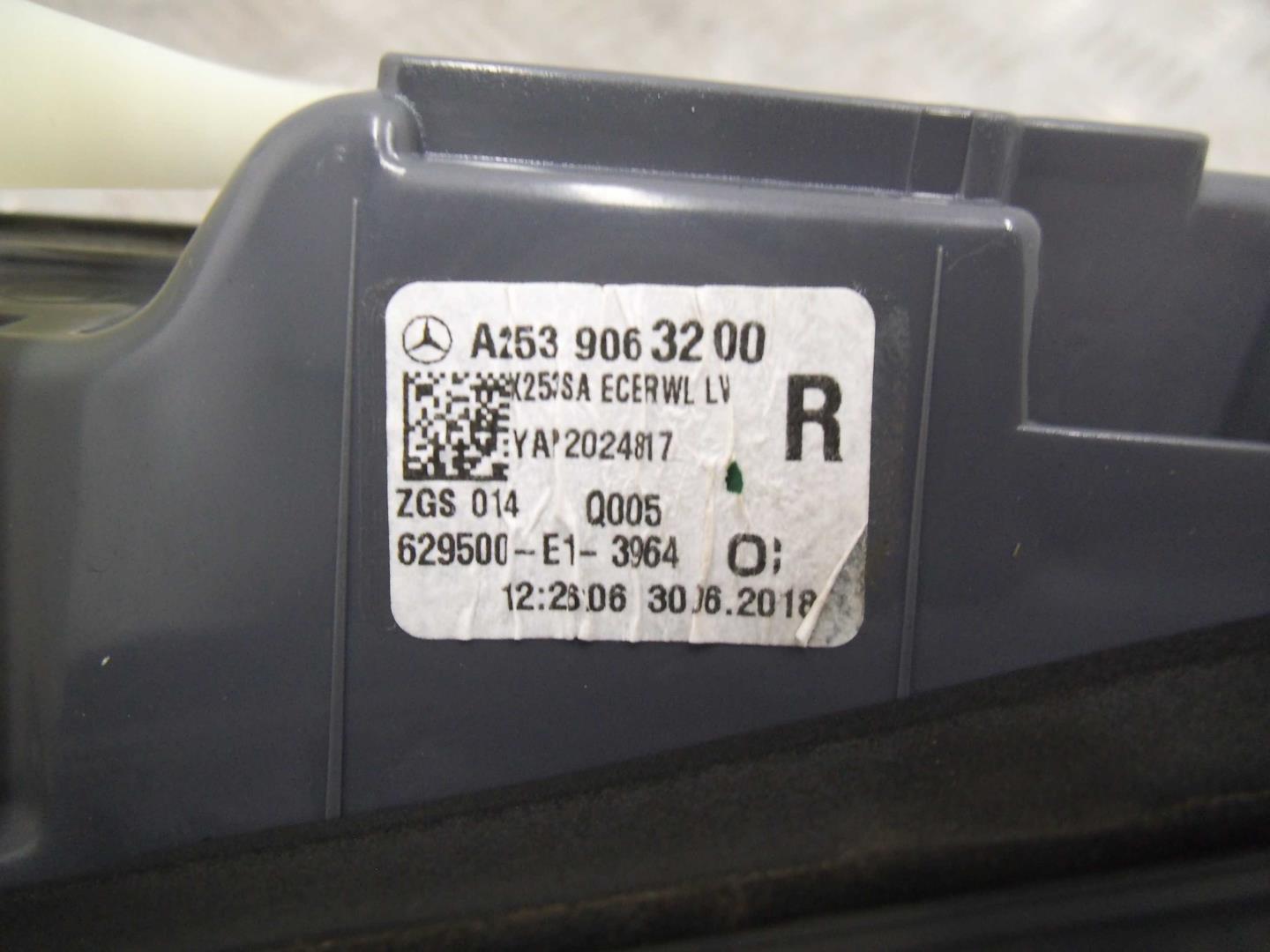 Фонарь задний внутренний правый