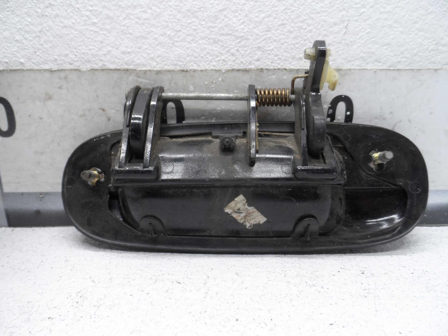 Ручка двери передней наружная правая