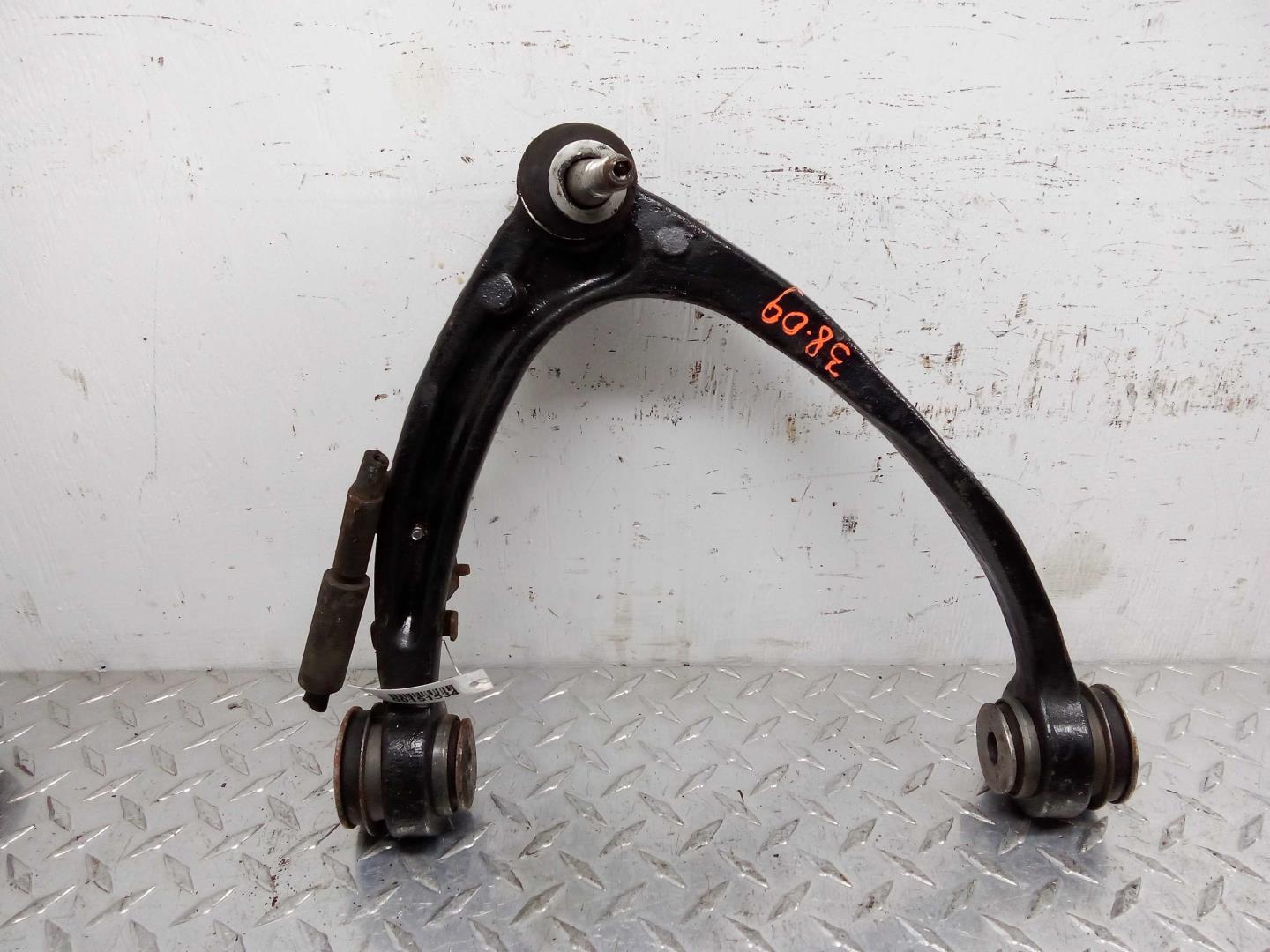 Рычаг передний верхний правый