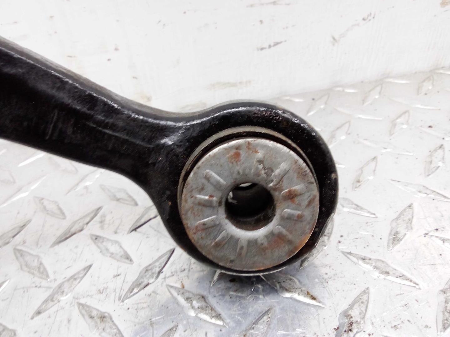 Рычаг передний верхний правый