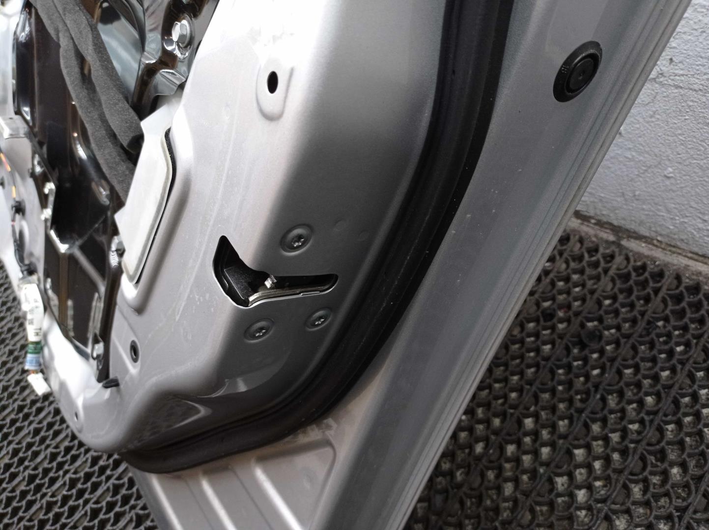 Дверь передняя правая