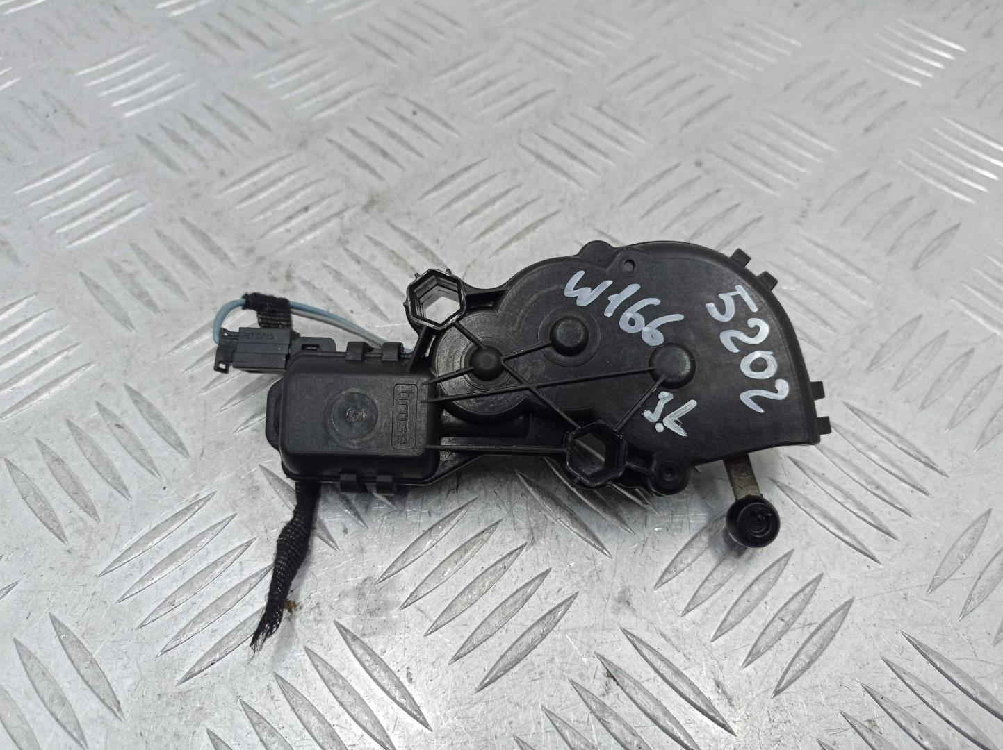 Моторчик открывания кузовного стекла