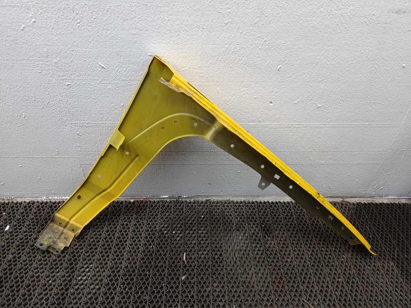 Крыло переднее левое