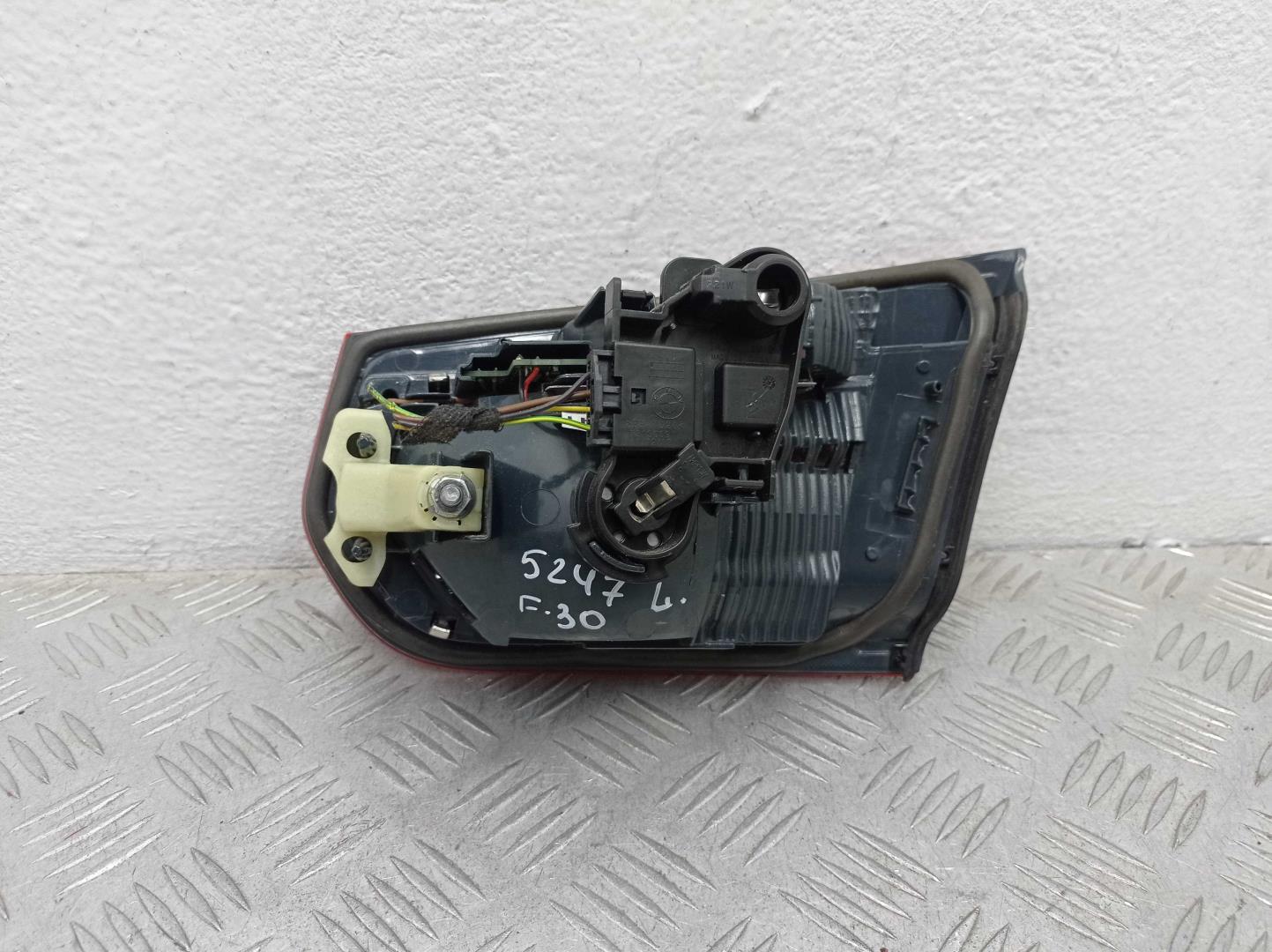 Фонарь задний внутренний левый