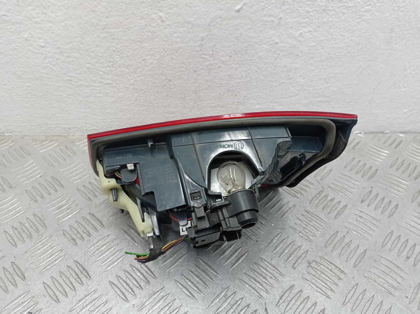 Фонарь задний внутренний левый