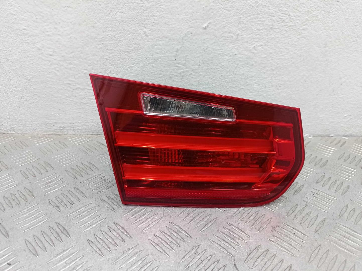 Фонарь задний внутренний левый