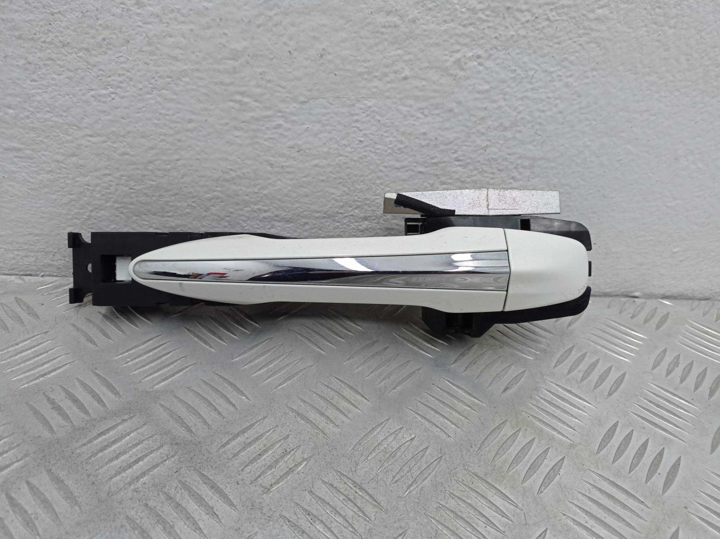 Ручка двери задней наружная левая