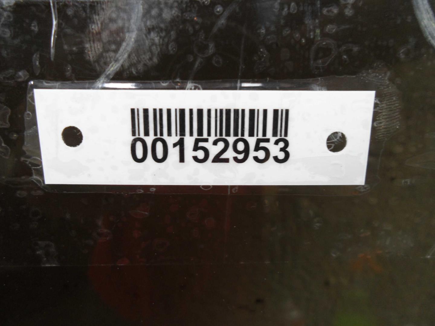 Стекло двери передней левой