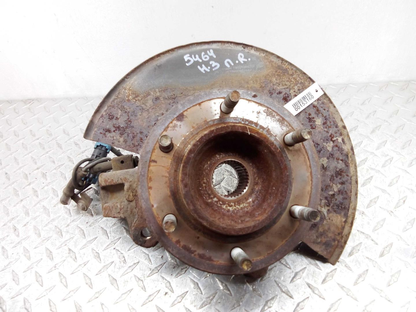 Кулак поворотный передний правый