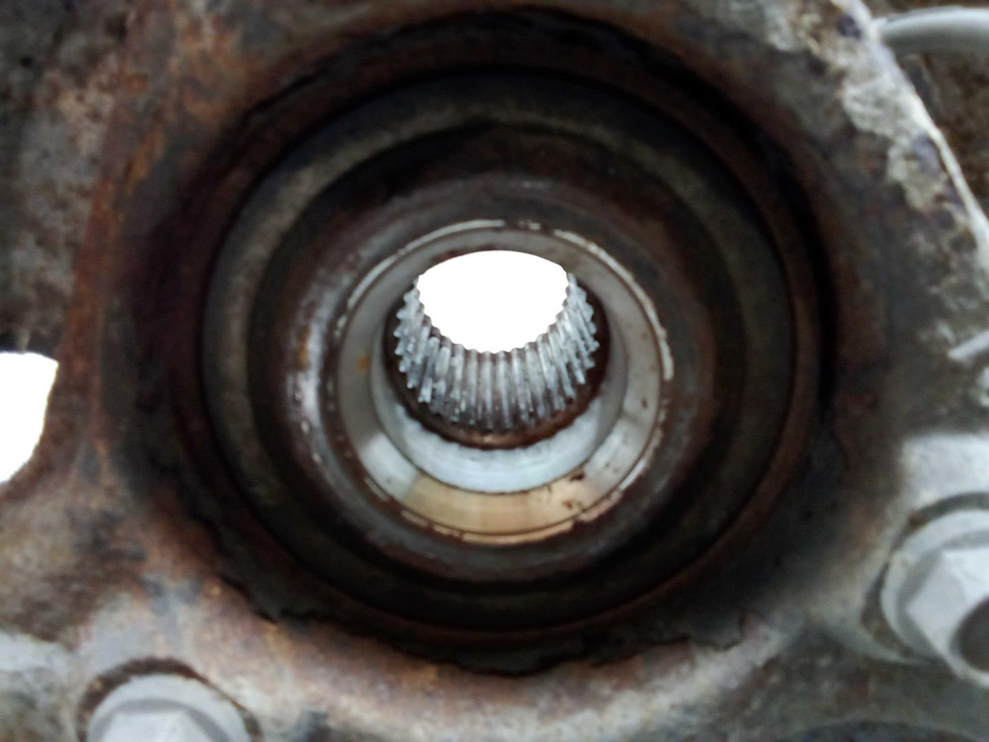 Кулак поворотный передний правый