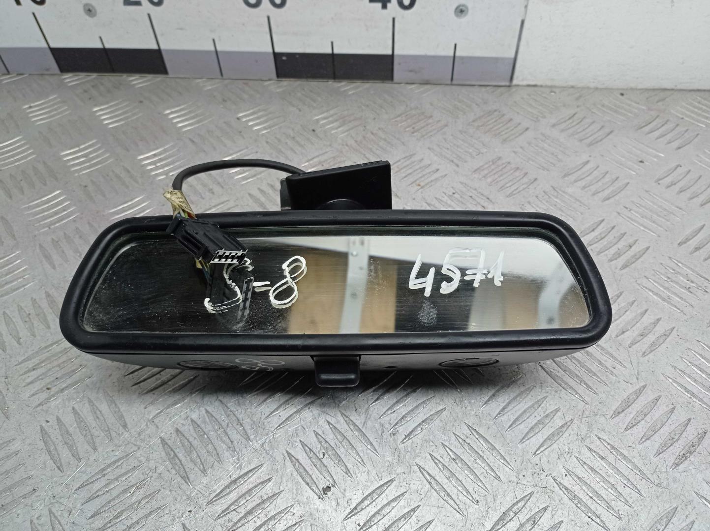 Зеркало заднего вида