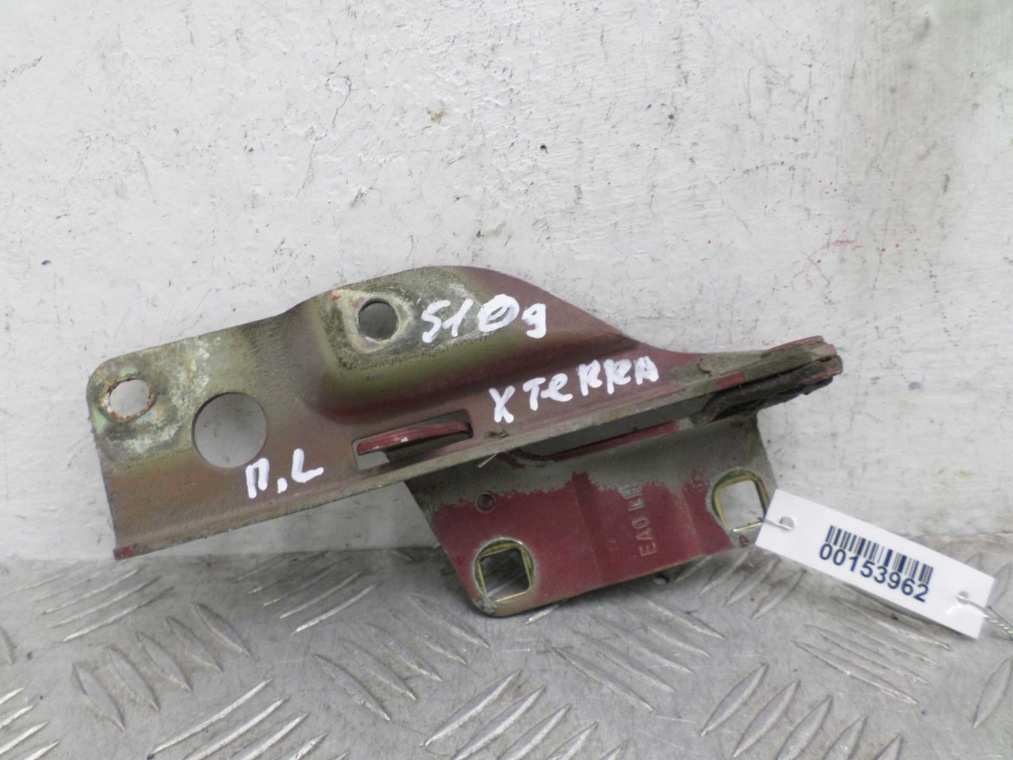 Петля капота левая