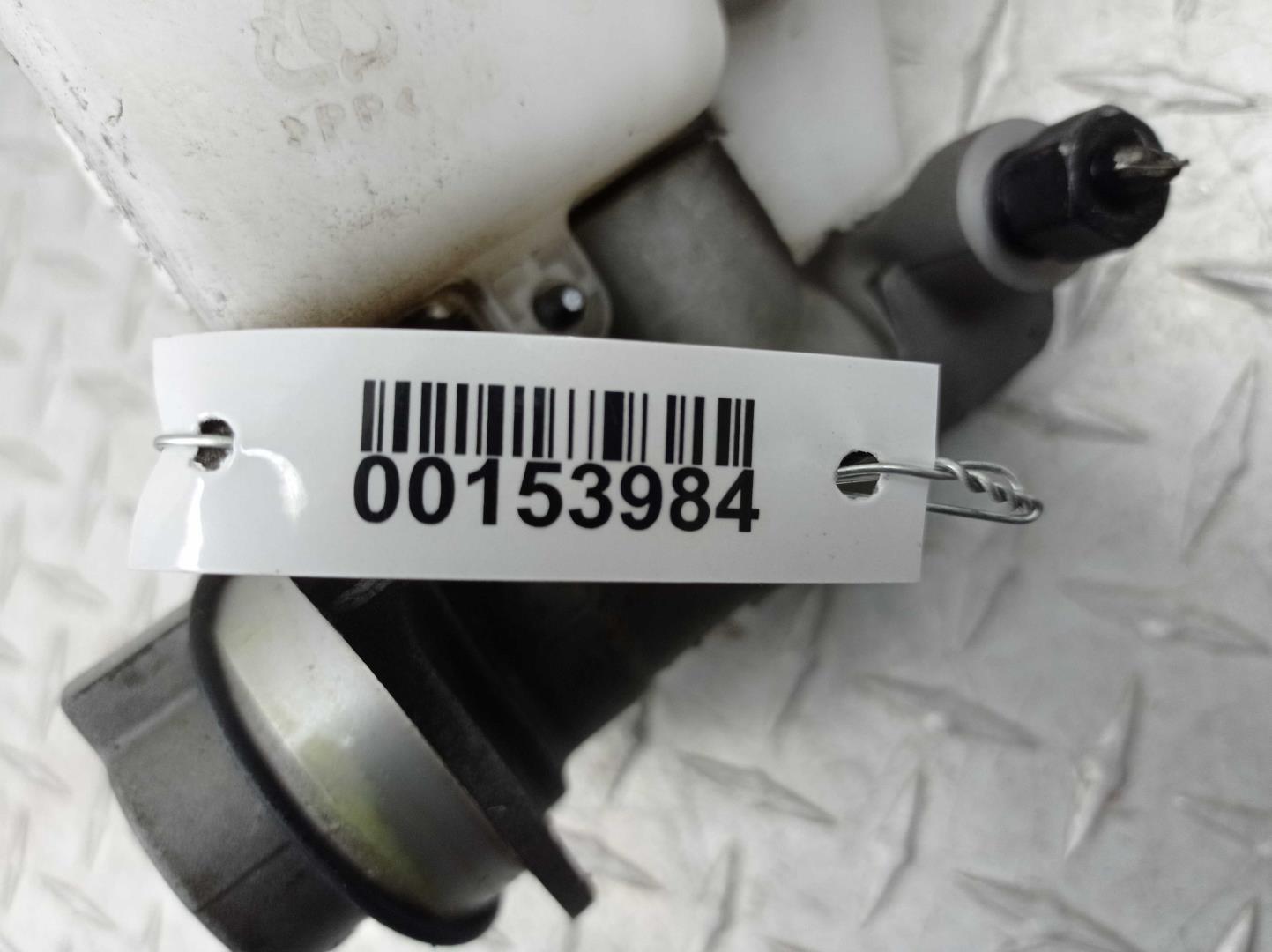 Цилиндр тормозной главный