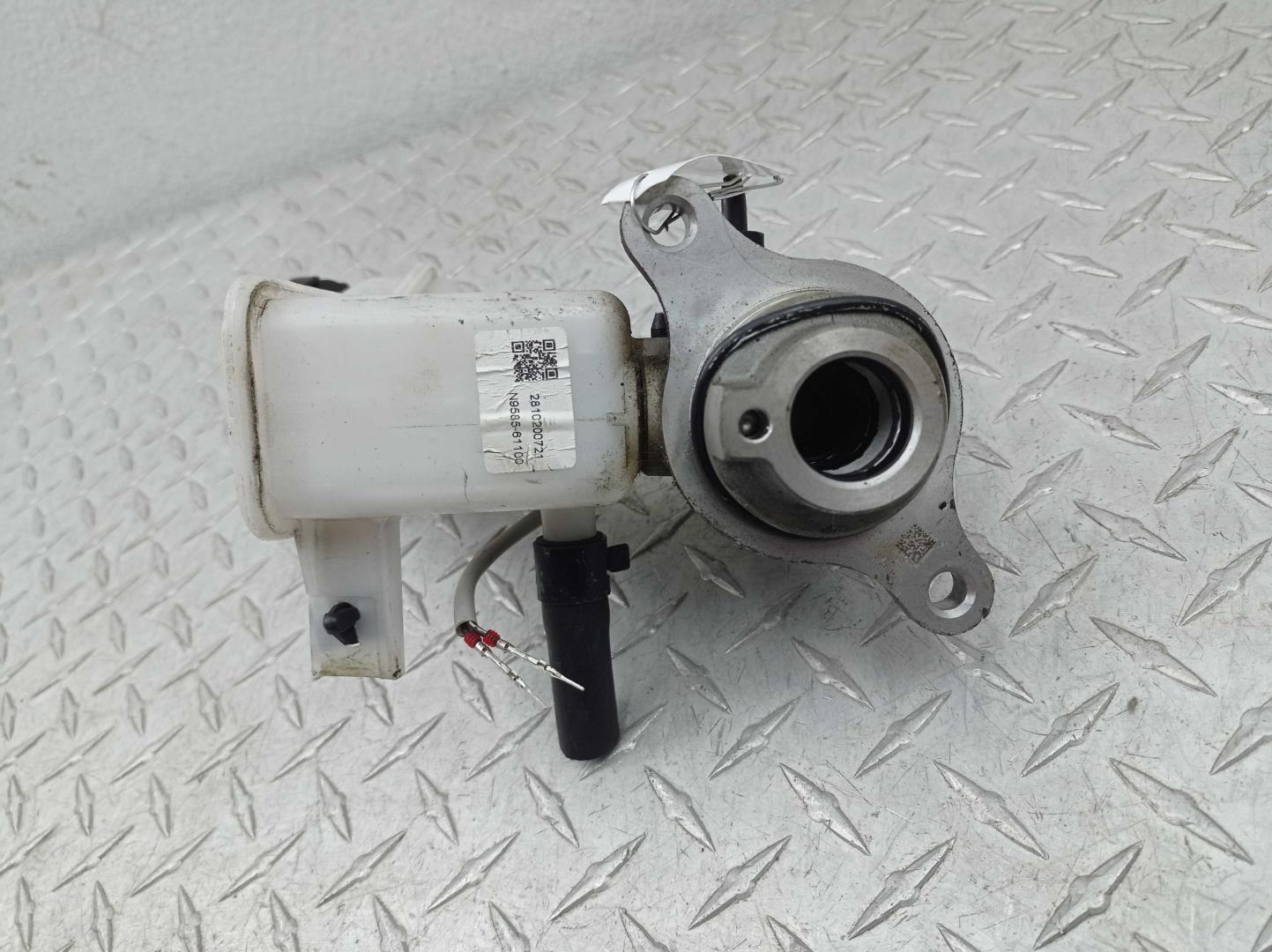 Цилиндр тормозной главный