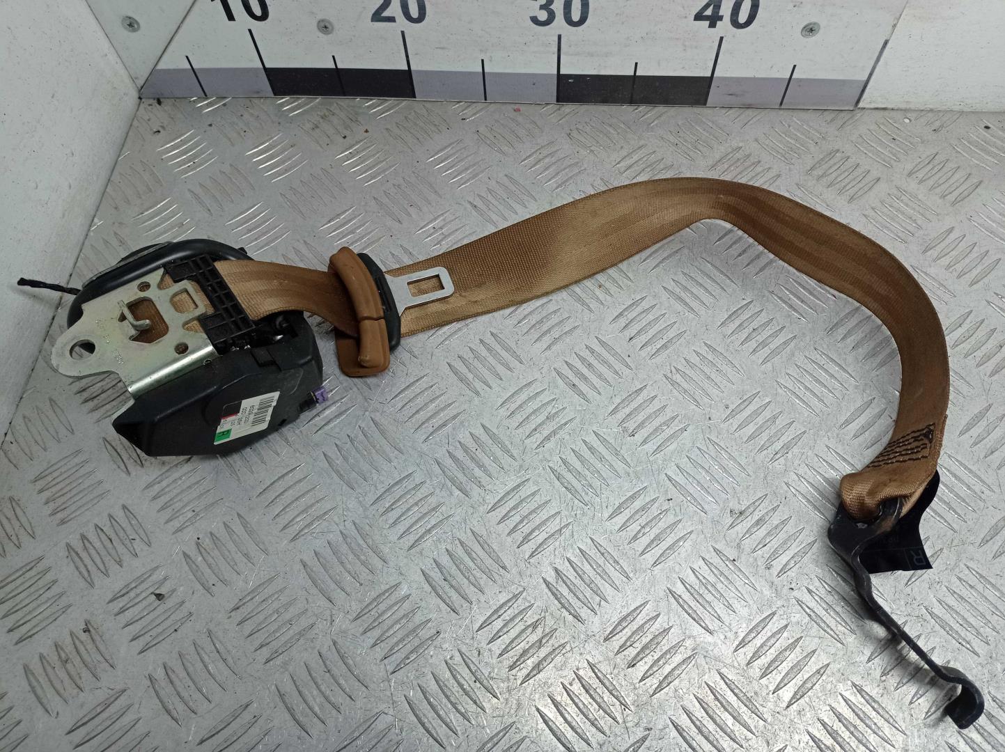 Ремень безопасности