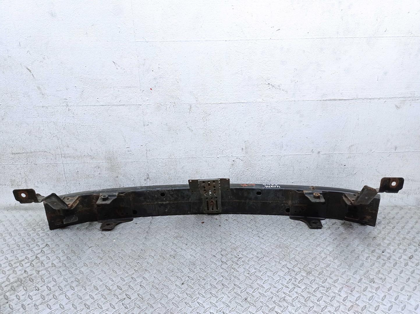 Усилитель переднего бампера