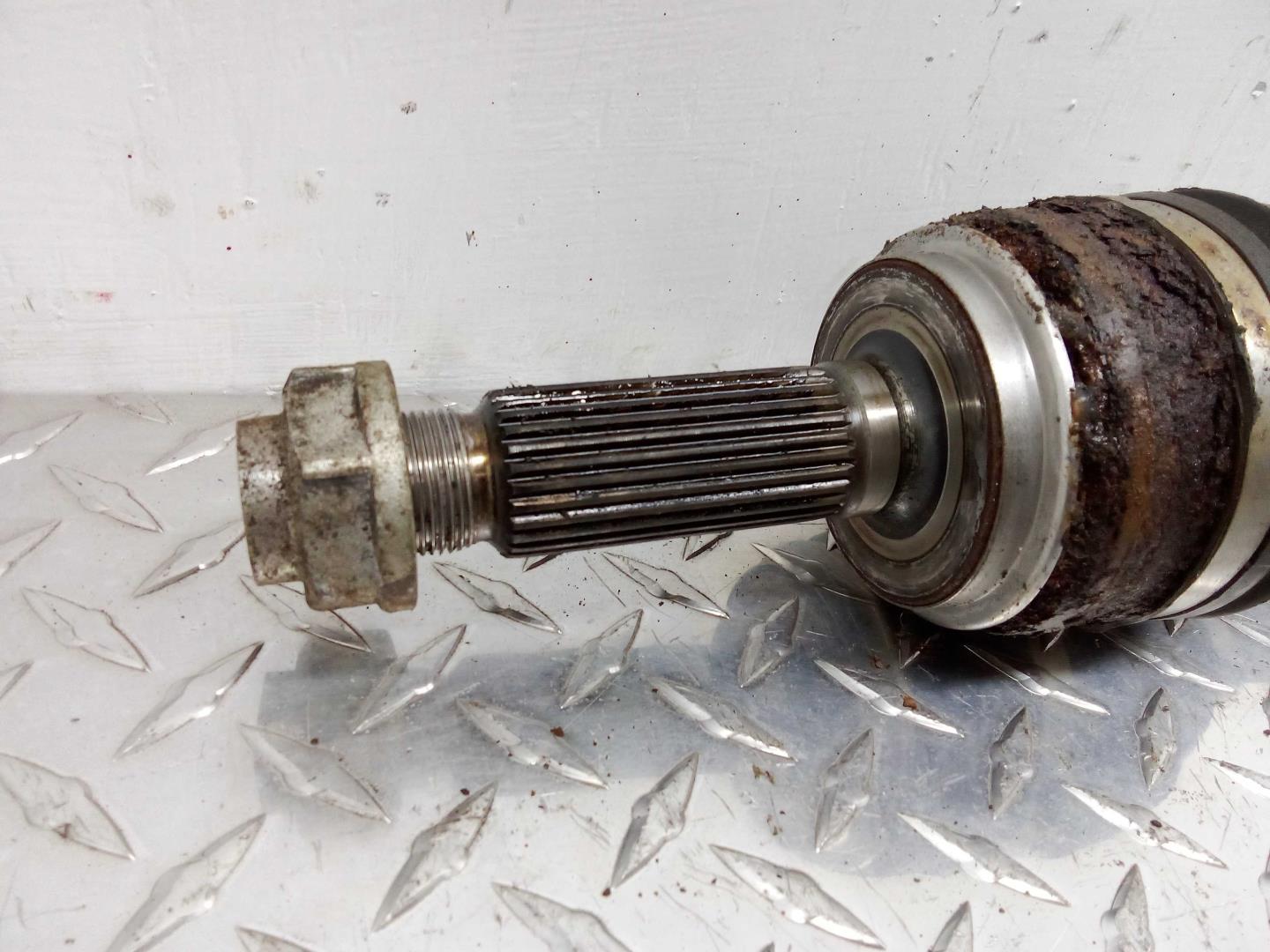 Полуось задняя левая