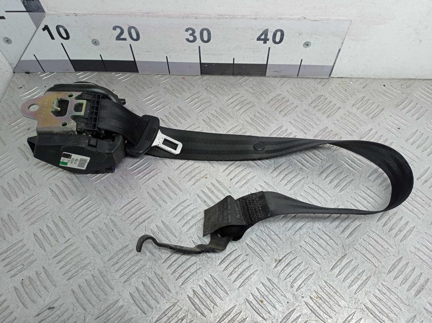 Ремень безопасности