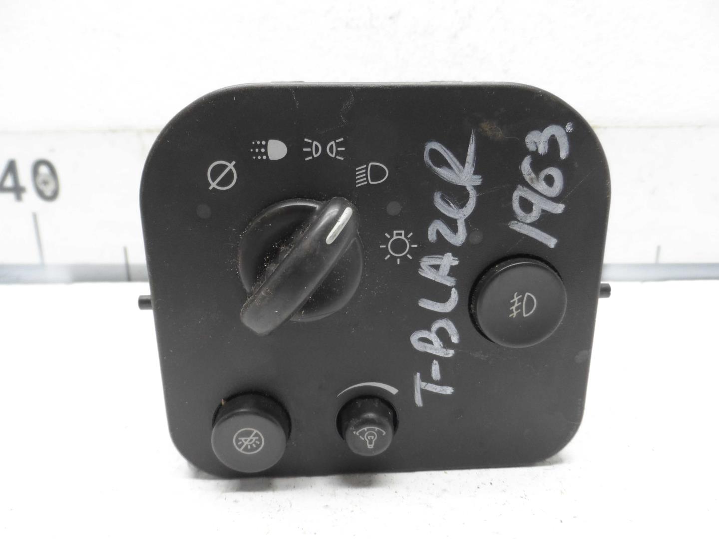 Переключатель света фар