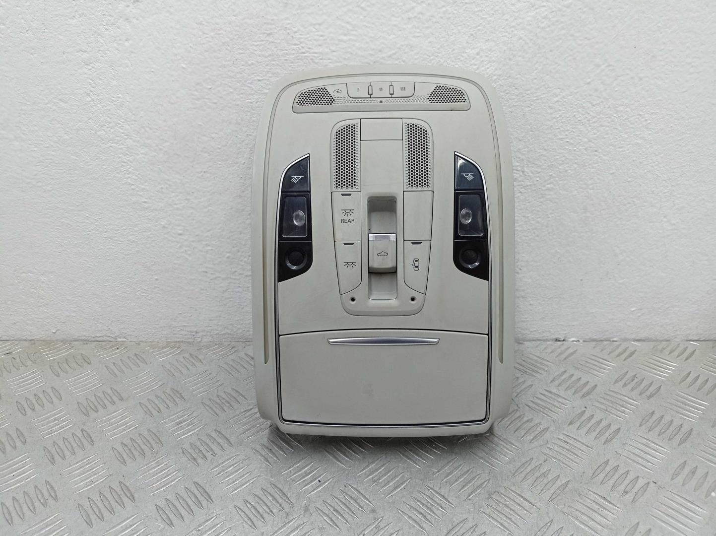 Плафон салонный