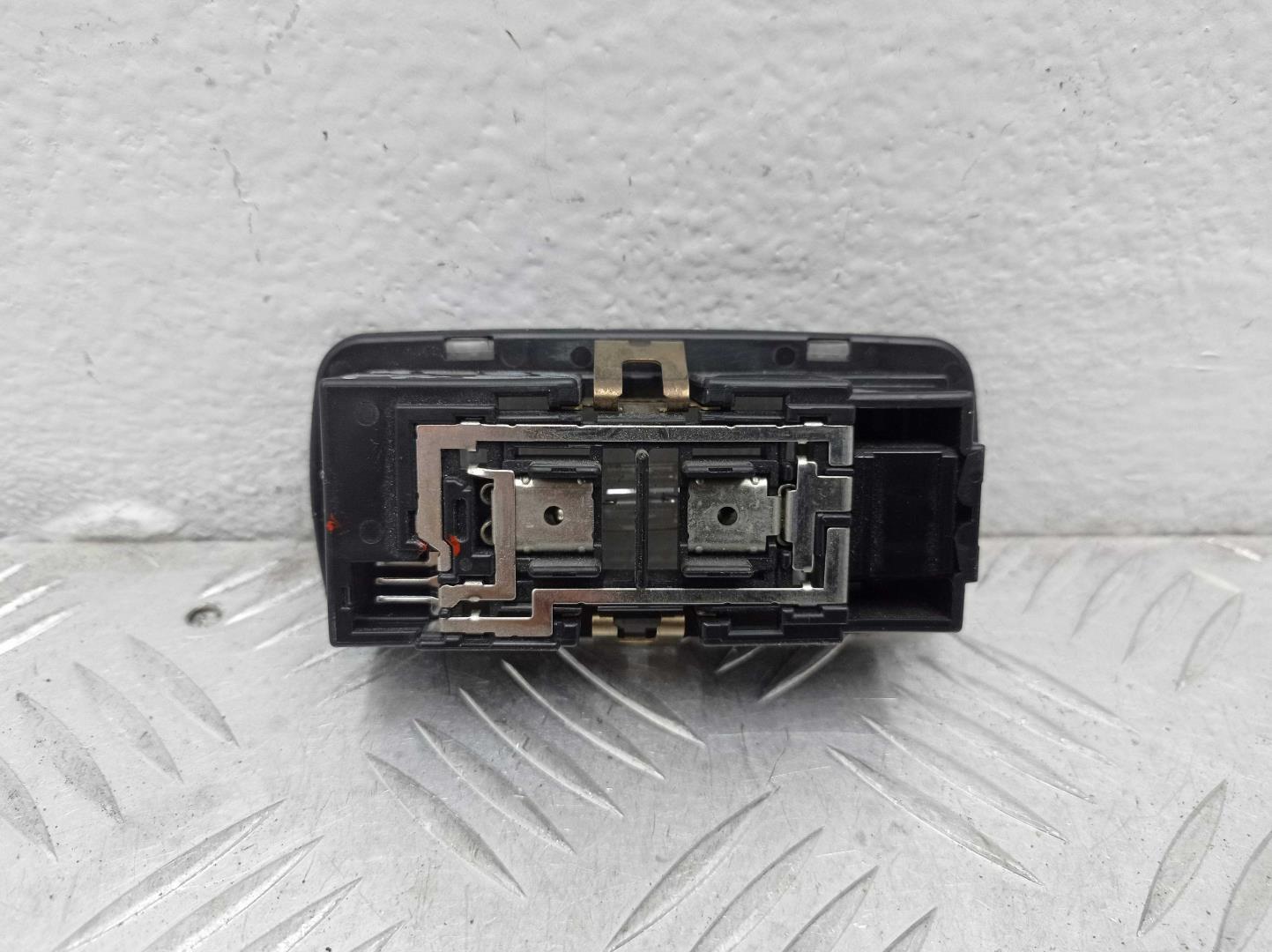 Плафон салонный