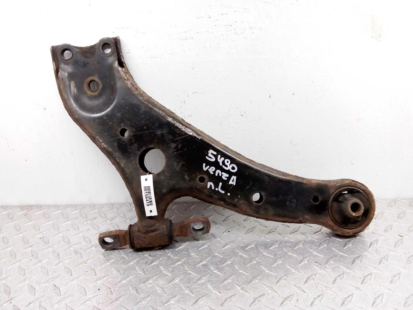 Рычаг передний нижний левый