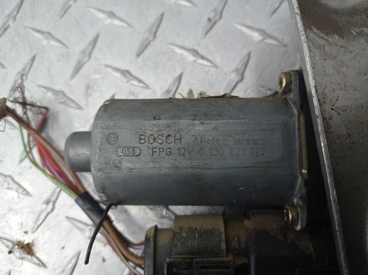 Стеклоподъемник электр. задний левый