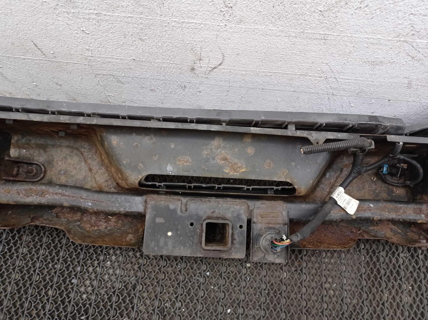 Бампер задний