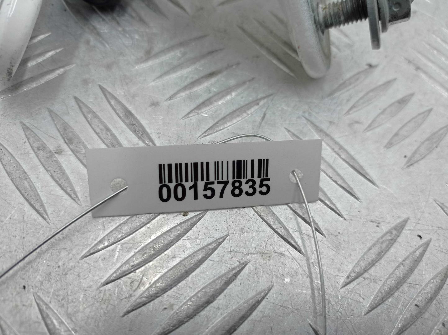 Петля двери передней