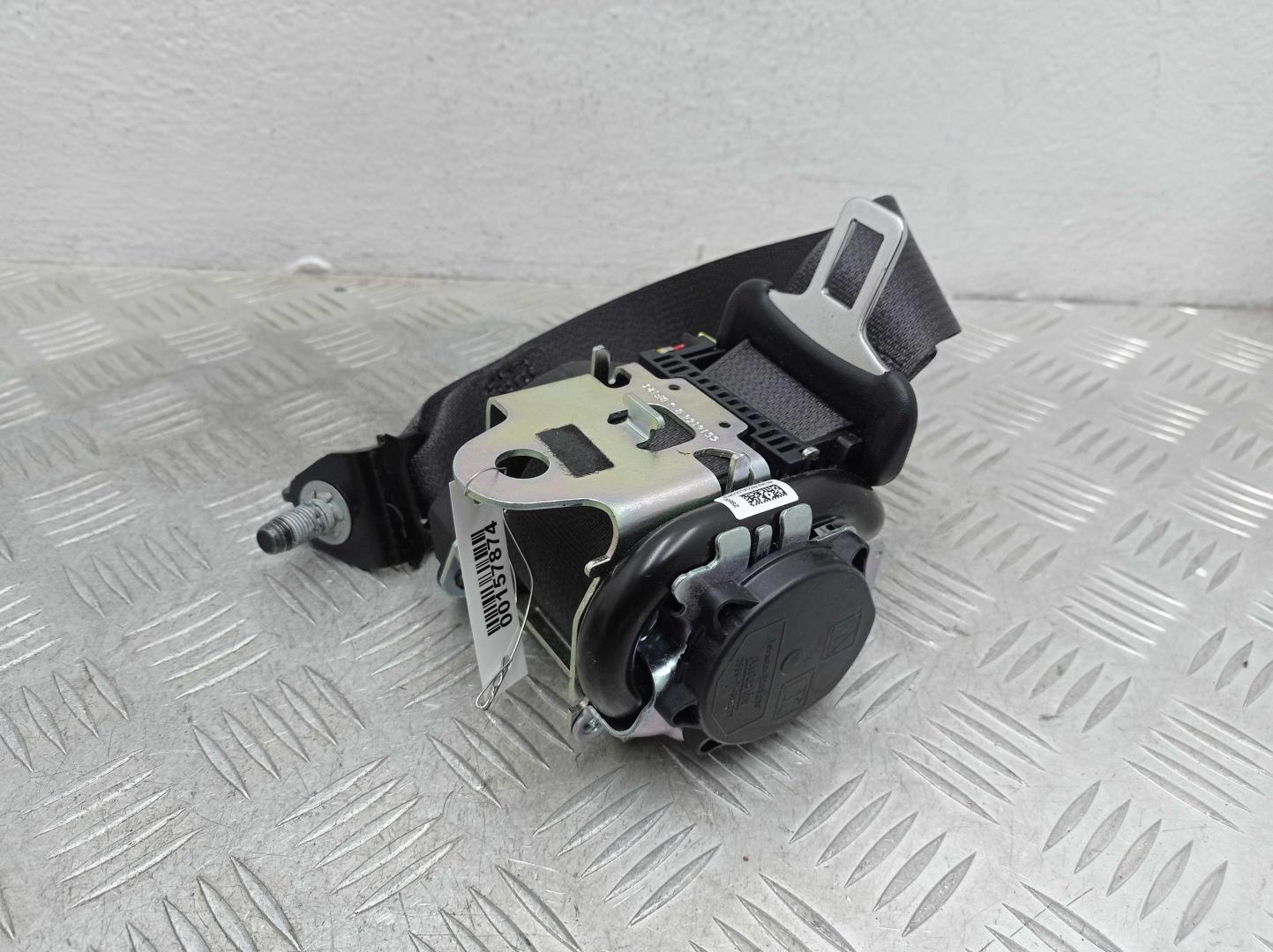 Ремень безопасности