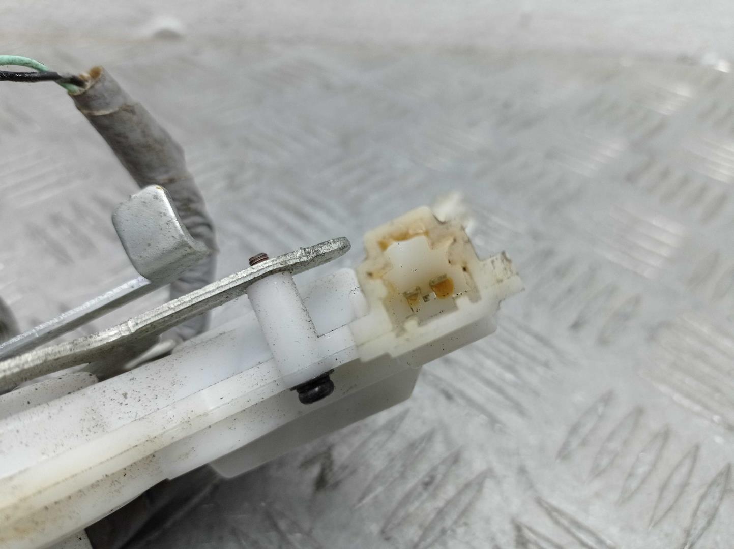 Замок багажника