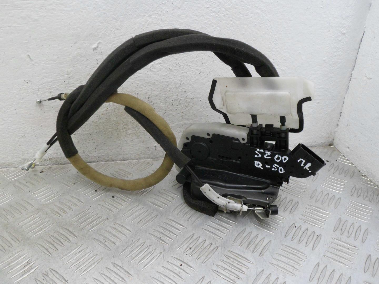 Замок двери передней правой