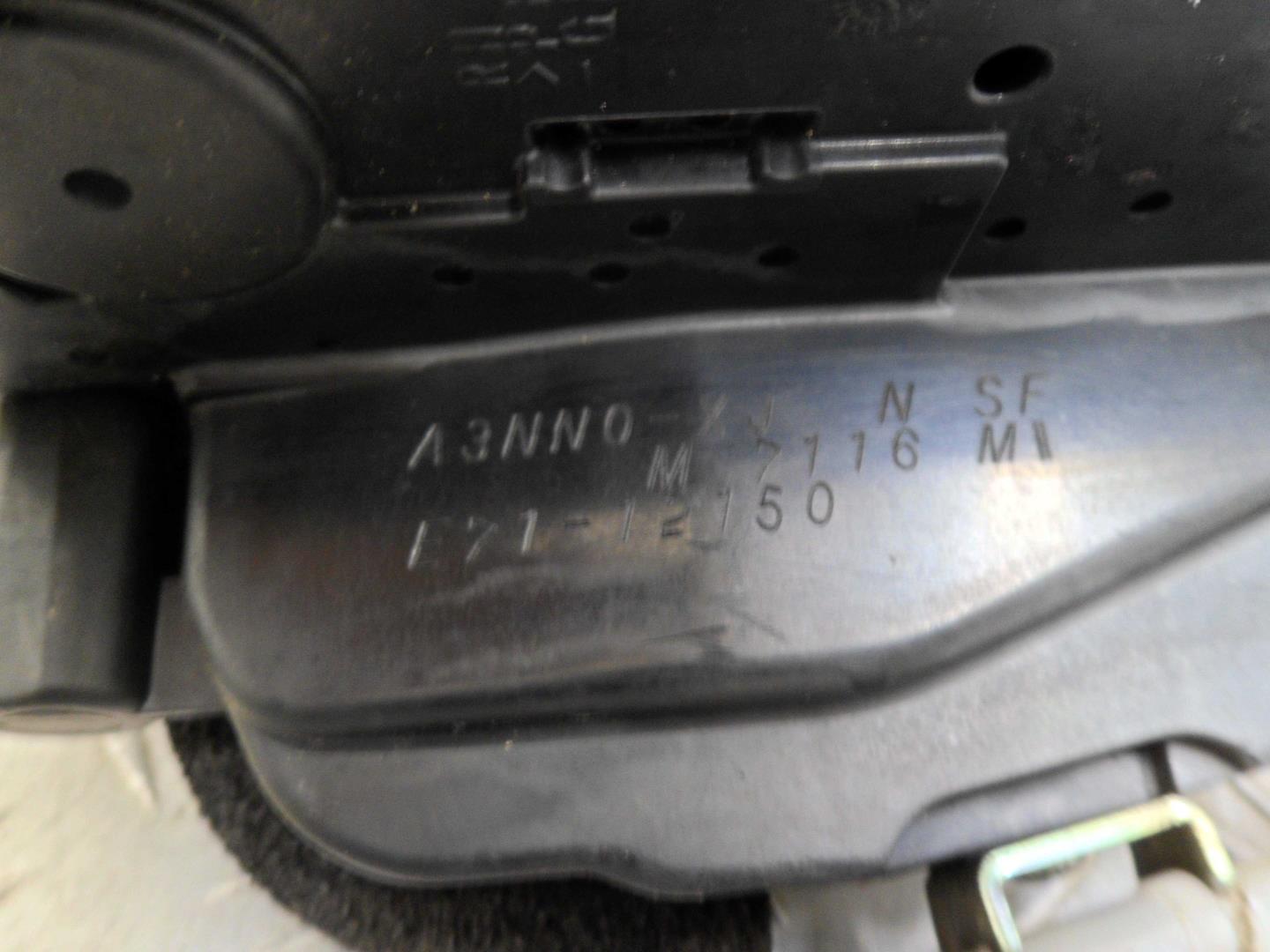 Замок двери передней правой