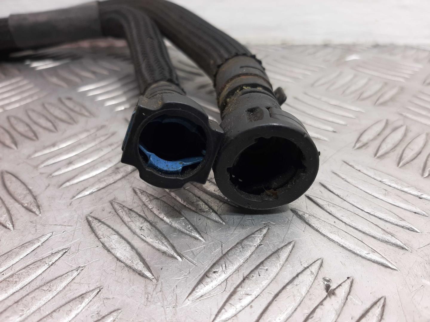 Трубка топливная