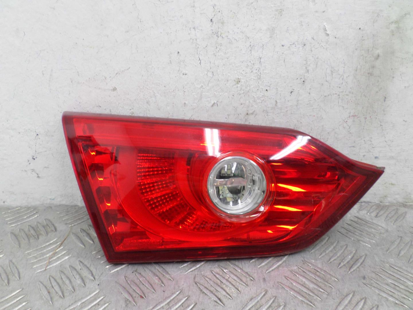 Фонарь задний внутренний левый