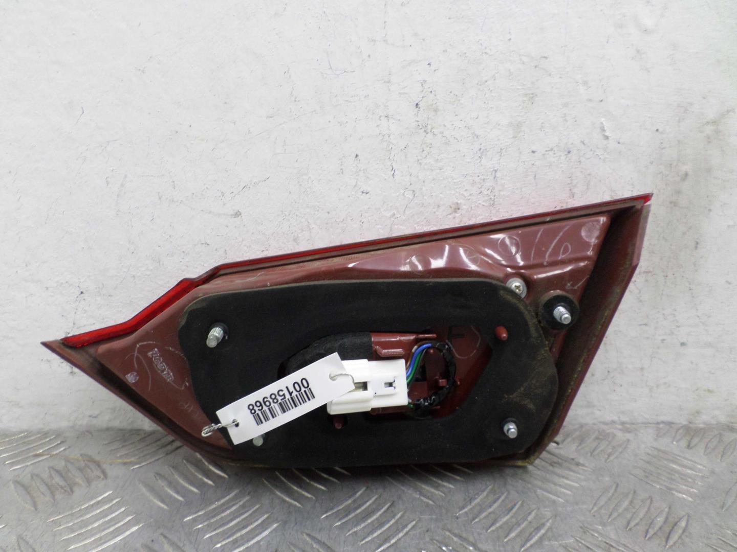 Фонарь задний внутренний левый