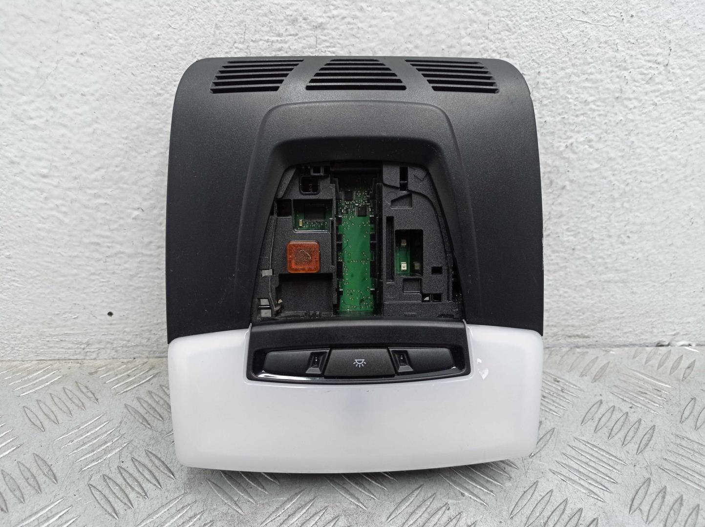 Плафон салонный