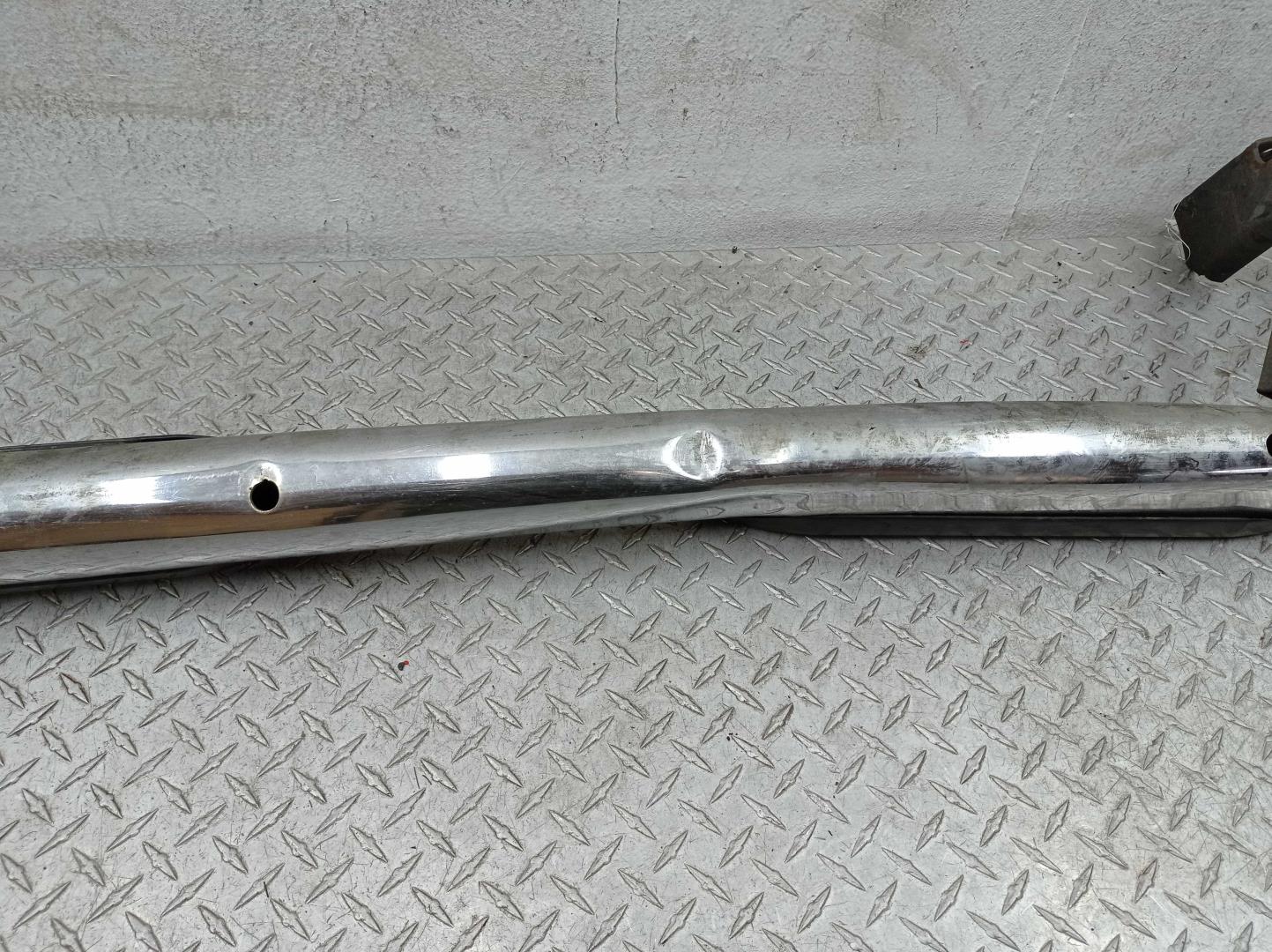 Подножка правая