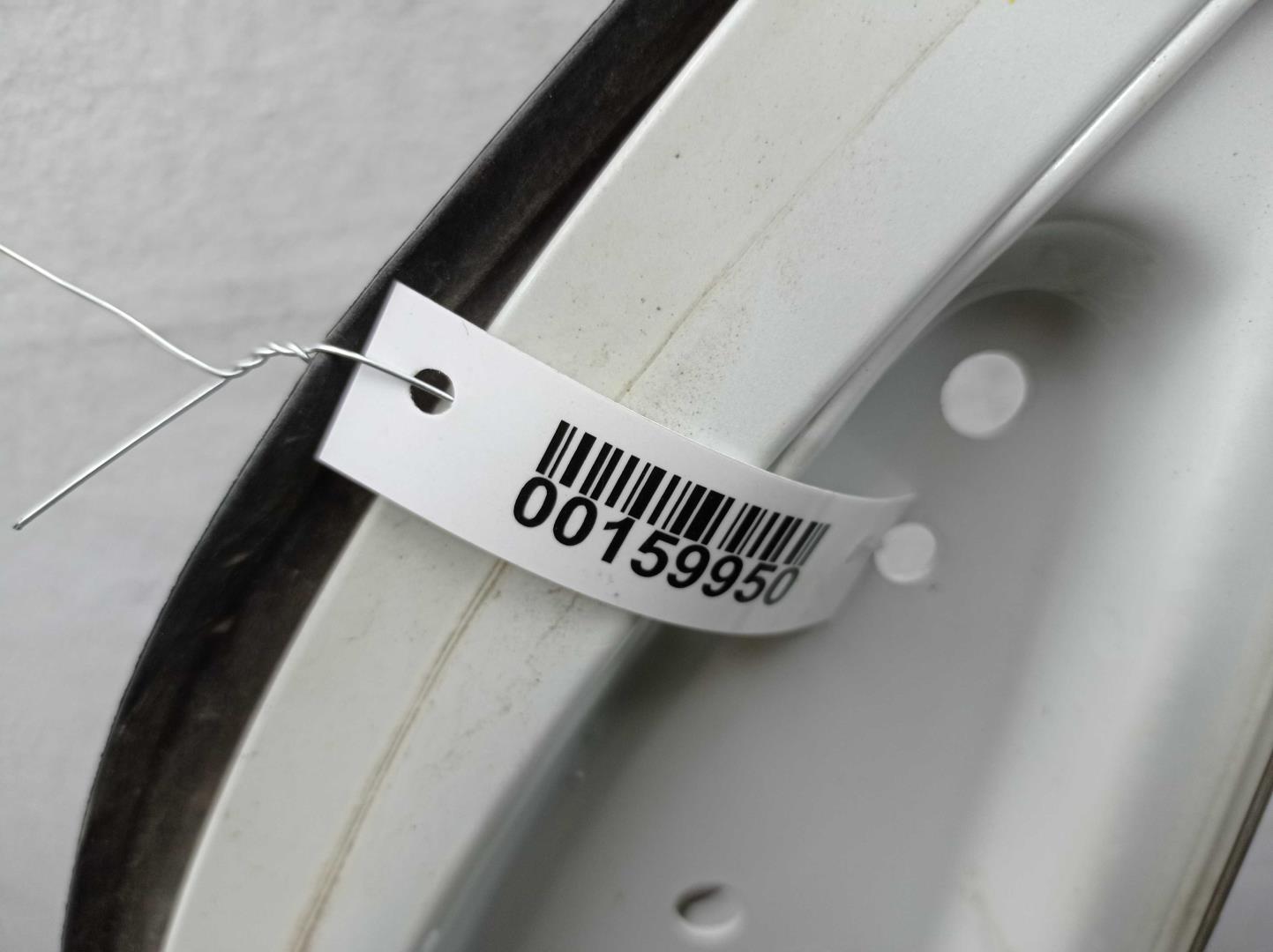 Стекло двери передней левой