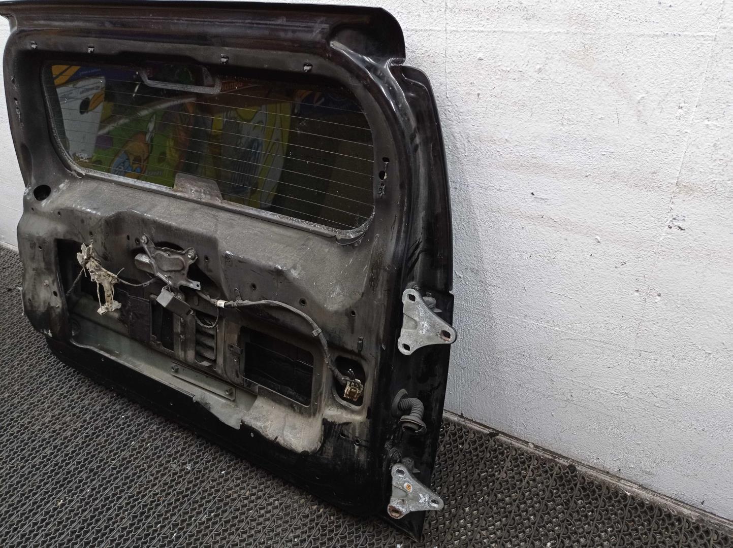 Замок багажника