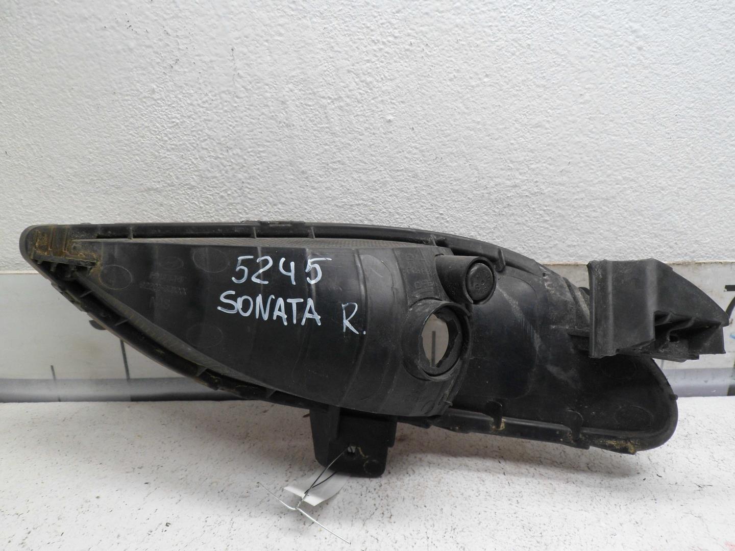 Фара противотуманная правая