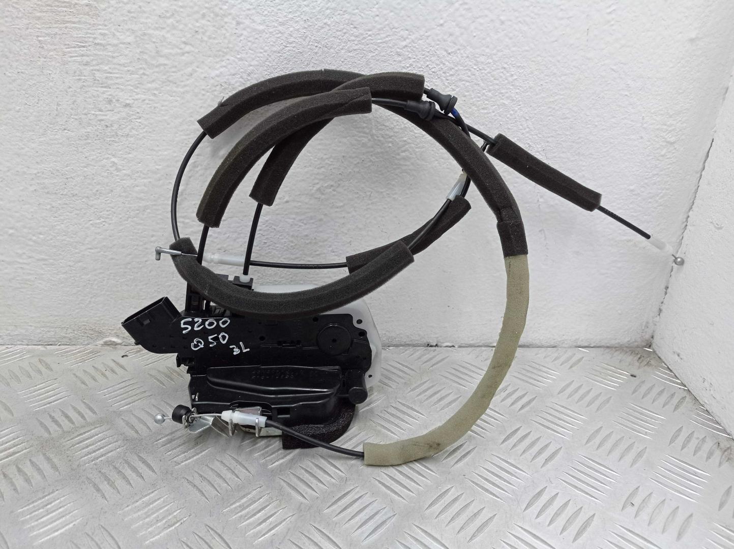 Замок двери задней левой