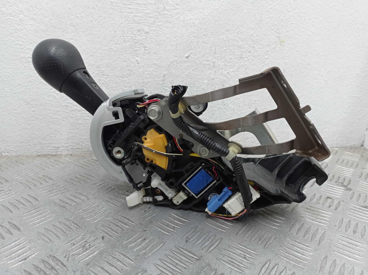 Кулиса МКПП / АКПП