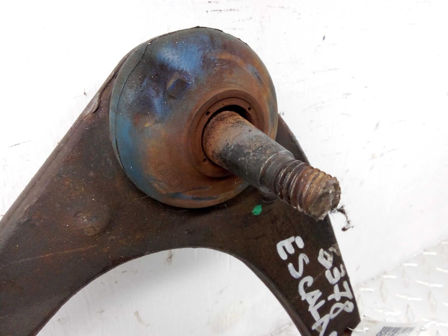 Рычаг передний верхний левый