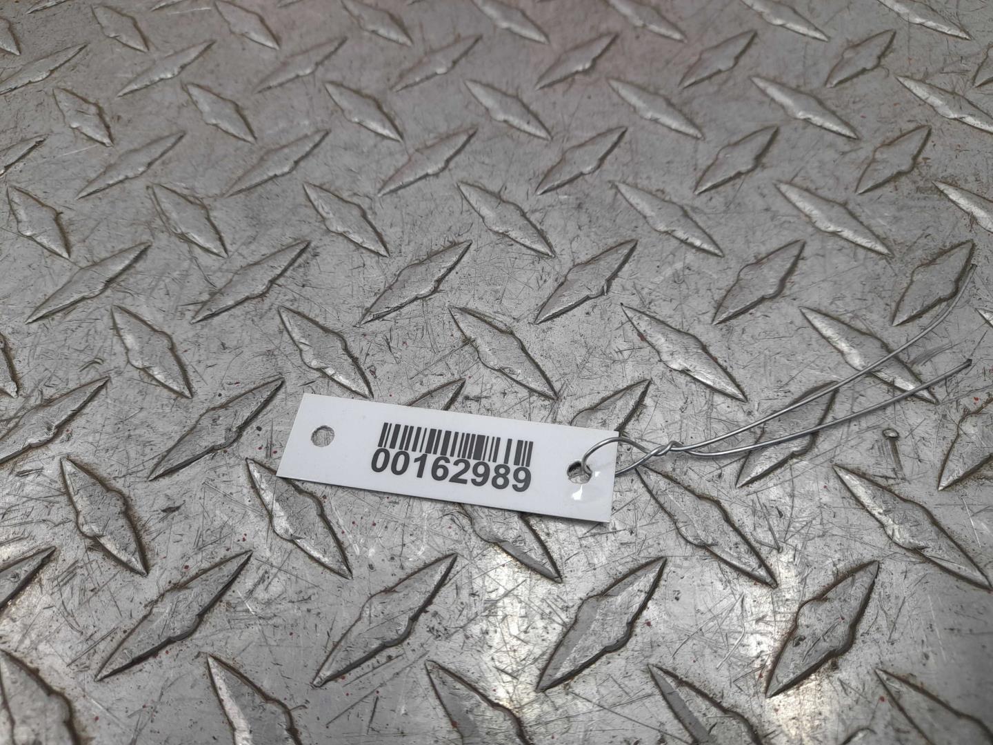 Фонарь задний наружный левый